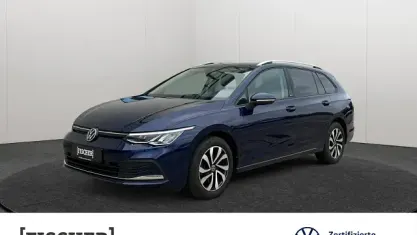 Gebraucht VW Golf VIII Active 131 PS (96 kW) 2023 Dunkelblau Kombi