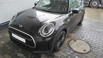 Gebraucht Mini ONE Classic 102 PS (75 kW) 2022 Schwarz Kleinwagen