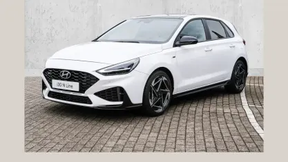 Neu Hyundai i30 N Line 140 PS (102 kW) 2025 Weiß Limousine