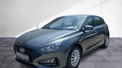 Gebraucht Hyundai i30 Select 120 PS (88 kW) 2022 Amazon grey / met Limousine