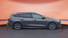 Magneticgrau (metallic) Gebraucht 2024 Ford Focus ST-Line Kombi | 21.760 € (Superpreis)