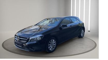 Używany Mercedes A180 122 KM (89 kW) 2014 Czarny Sedan/Limuzyna