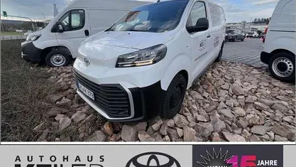 Ice white Gebraucht 2024 Toyota Proace Van / Kleinbus | 28.960 € (Guter Preis)