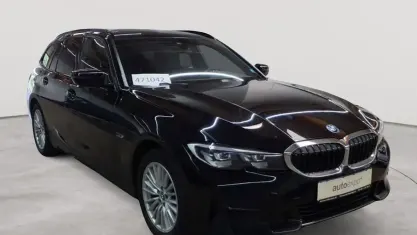 Gebraucht BMW 320 Sport Line 163 PS (119 kW) 2022 Schwarz uni Kombi