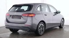 Grau Gebraucht 2024 Mercedes B180 Progressive Van / Kleinbus | 27.990 € (Superpreis)