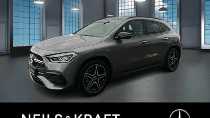 Grau Gebraucht 2023 Mercedes GLA200 AMG SUV | 39.480 € (Fairer Preis)