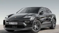 Tiefschwarzmetallic Gebraucht 2024 Porsche Macan SUV | 94.880 € (Fairer Preis)