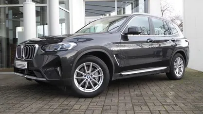 Gebraucht BMW X3 Sport Line 184 PS (135 kW) 2022 Sophistograu brillanteffekt metalli SUV
