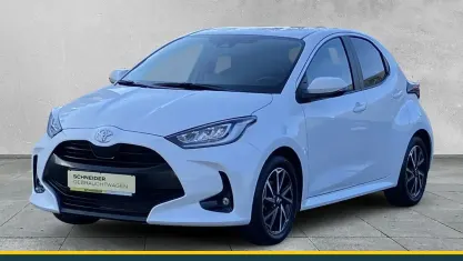 Gebraucht Toyota Yaris Comfort 125 PS (91 kW) 2024 Weiß Limousine