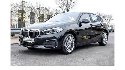 Schwarz Gebraucht 2022 BMW 118 Advantage Kleinwagen | 17.495 € (Fairer Preis)