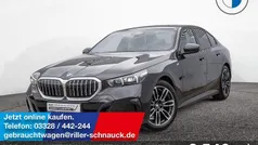 Black sapphire Gebraucht 2024 BMW 520 M Sport Limousine | 52.950 € (Fairer Preis)