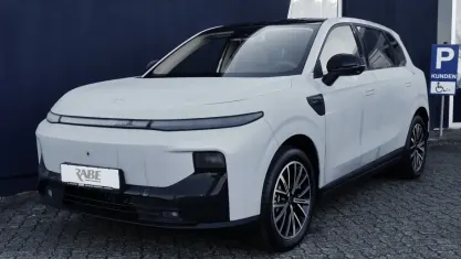 Neu Leapmotor B10 218 PS (160 kW) 2026 Silber SUV
