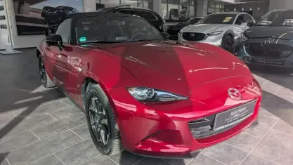 Gebraucht Mazda MX5 Ad'Vantage 132 PS (97 kW) 2022 Rot Cabrio