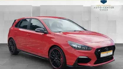 Gebraucht Hyundai i30 N Line 275 PS (202 kW) 2018 Rot Limousine