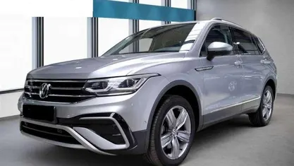 Gebraucht VW Tiguan Allspace Elegance 245 PS (180 kW) 2023 Silber SUV