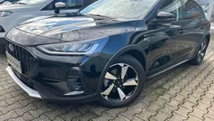 Obsidianschwarz metallic Gebraucht 2024 Ford Focus Active Limousine | 23.990 € (Fairer Preis)