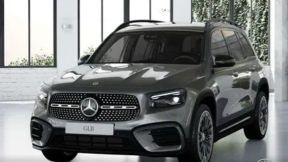 Grau Gebraucht 2025 Mercedes GLB200 AMG SUV | 46.900 € (Teuer)