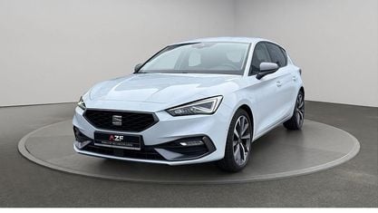 Używany Seat Leon FR 131 KM (96 kW) 2024 Biały Sedan/Limuzyna