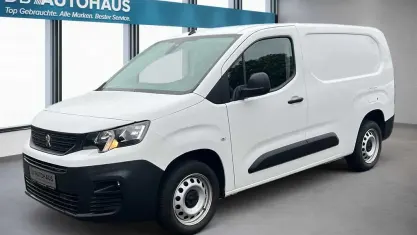 Używany Peugeot Partner Premium 102 KM (75 kW) 2021 Biały Minivan