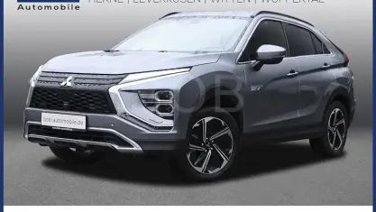 Gebraucht Mitsubishi Eclipse Cross Plus 188 PS (138 kW) 2022 Grau SUV