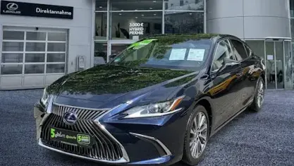 Gebraucht Lexus ES300H 218 PS (160 kW) 2021 Deep blue Limousine