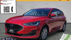 Fantastic red metallic Neu 2025 Ford Focus Titanium Limousine | 27.193 € (Superpreis)