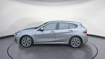 Używany BMW 120 170 KM (125 kW) 2025 Szary Hatchback