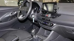 Silky bronze / met Gebraucht 2022 Hyundai i30 Trend Limousine | 14.075 € (Fairer Preis)