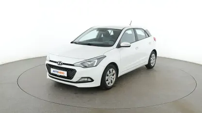 Używany Hyundai i20 GO! 84 KM (61 kW) 2017 Biały Sedan/Limuzyna