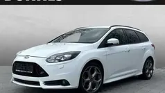 Grau Gebraucht 2013 Ford Focus Trend Kombi | 12.500 €
