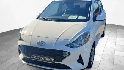 Gebraucht Hyundai i10 Select 67 PS (49 kW) 2023 Weiss Kleinwagen