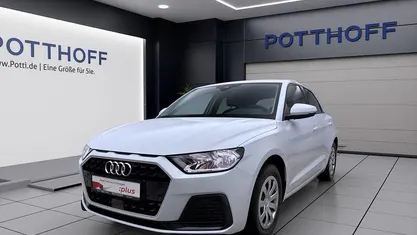 Weiss Gebraucht 2024 Audi A1 Sportback Advanced Kleinwagen | 21.750 € (Guter Preis)