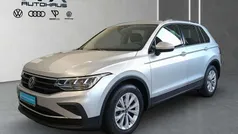 Reflexsilber metallic Gebraucht 2024 VW Tiguan Life SUV | 28.880 € (Superpreis)
