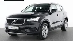 Black solid (stone) / solid Gebraucht 2022 Volvo XC40 Momentum SUV | 26.990 € (Superpreis)