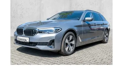 Używany BMW 520 Efficient Dynamics 190 KM (139 kW) 2023 Szary Kombi