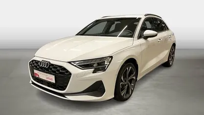 Gletscherweiß metallic Gebraucht 2025 Audi A3 Ambiente Limousine | 32.320 € (Superpreis)