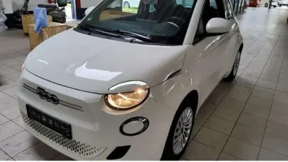 Gebraucht Fiat 500e 86 kW (118 PS) 2023 Weiss Kleinwagen