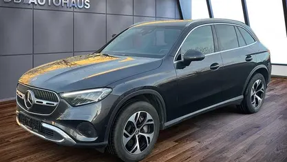 Gebraucht Mercedes GLC300e Avantgarde 333 PS (244 kW) 2023 SUV