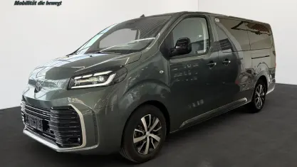 Neu Toyota Proace Verso 179 PS (131 kW) 2026 All terrain green Kombi