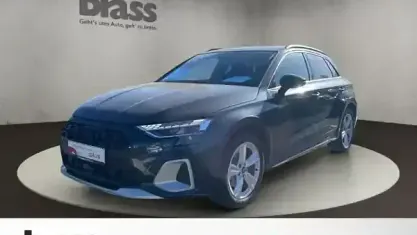 Używany Audi A3 Ambiente 150 KM (110 kW) 2025 Szary Sedan/Limuzyna