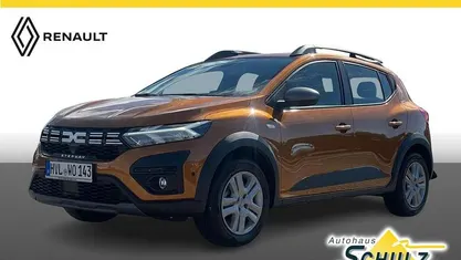 Taklamakanorange metallic Gebraucht 2023 Dacia Sandero Expression Kleinwagen | 15.490 € (Fairer Preis)