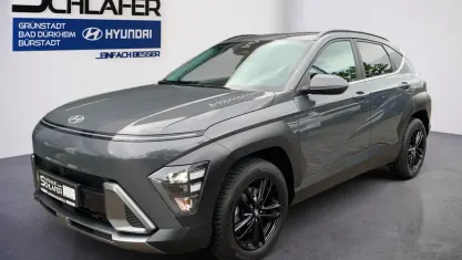 Gebraucht Hyundai Kona Trend 120 PS (88 kW) 2024 Ecotronic gray / mic SUV