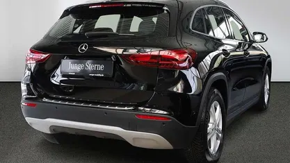 Gebraucht Mercedes GLA200 163 PS (119 kW) 2024 Unilack nachtschwarz SUV