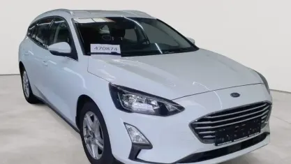 Gebraucht Ford Focus Cool & Connect 120 PS (88 kW) 2021 Frostweiß Kombi