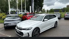 Weiß Gebraucht 2024 BMW 330 M Sport Kombi | 43.880 € (Superpreis)