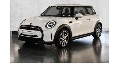 Gebraucht Mini Cooper Classic 136 PS (100 kW) 2022 Weiß Kleinwagen