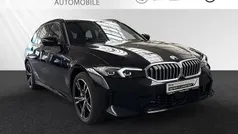 Saphirschwarz metallic Gebraucht 2025 BMW 330 Performance Kombi | 40.990 € (Superpreis)