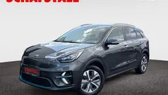 Grau ((agt) interstellar grau met.) Gebraucht 2021 Kia e-Niro 3 SUV | 21.979 € (Guter Preis)