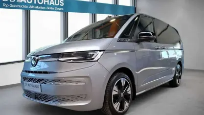 Gebraucht VW Multivan Style 150 PS (110 kW) 2024 Silber Van / Kleinbus
