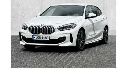 Gebraucht BMW 120 M Sport 178 PS (130 kW) 2023 Weiß Kleinwagen